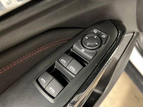 Certified 2025 Chevrolet Trax RS w/ Driver Confidence Package image 16