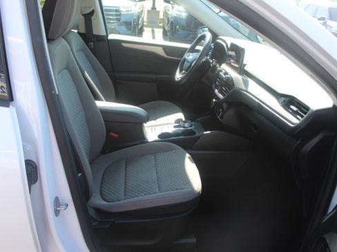 Used 2022 Ford Escape SE FWD image 11