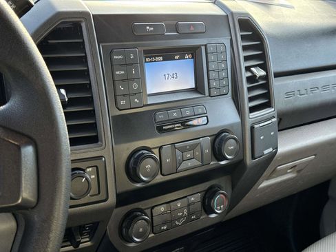 Used 2020 Ford F250 XL w/ Power Equipment Group image 4