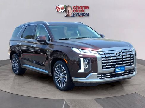 Certified 2024 Hyundai Palisade Calligraphy FWD image 7