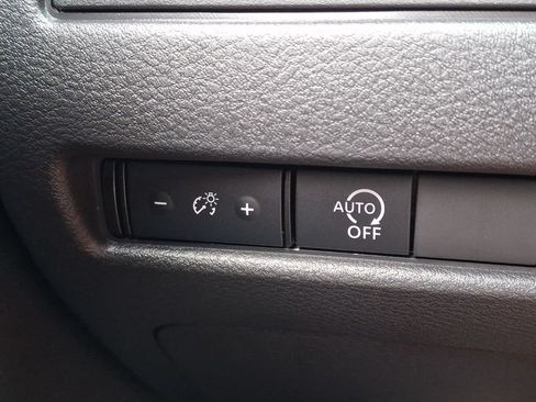 Used 2023 Nissan Rogue S AWD/4WD image 25