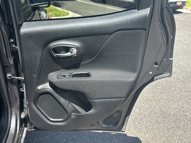 Used 2020 Jeep Renegade Latitude FWD image 20