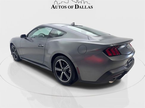 Used 2025 Ford Mustang Coupe image 9