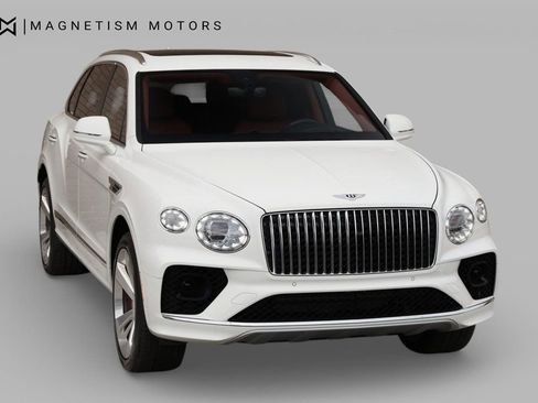 Used 2023 Bentley Bentayga Extended Wheelbase image 4