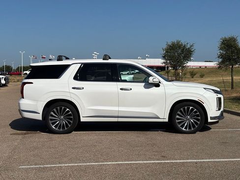 Used 2023 Hyundai Palisade Calligraphy FWD image 4