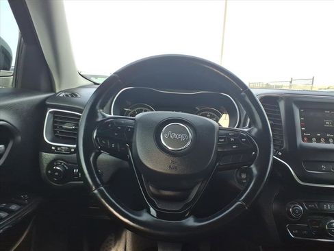 Used 2020 Jeep Cherokee Latitude Plus image 19