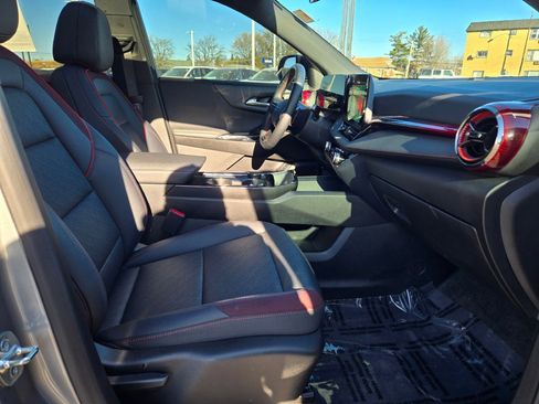 Used 2025 Chevrolet Equinox RS image 7