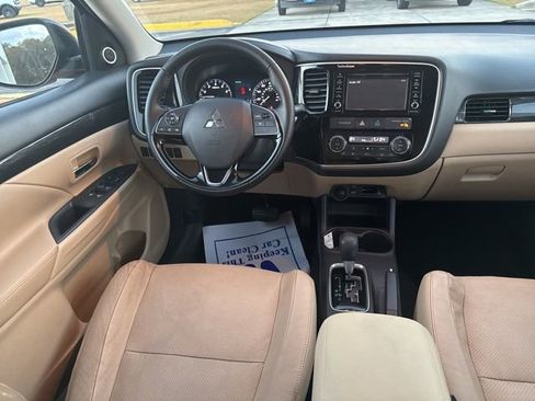 Used 2016 Mitsubishi Outlander SEL image 14