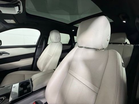 Used 2019 Land Rover Range Rover Velar R-Dynamic SE AWD/4WD image 19