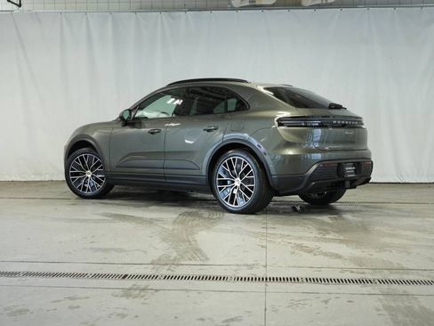 New 2026 Porsche Macan 4 Electric image 3