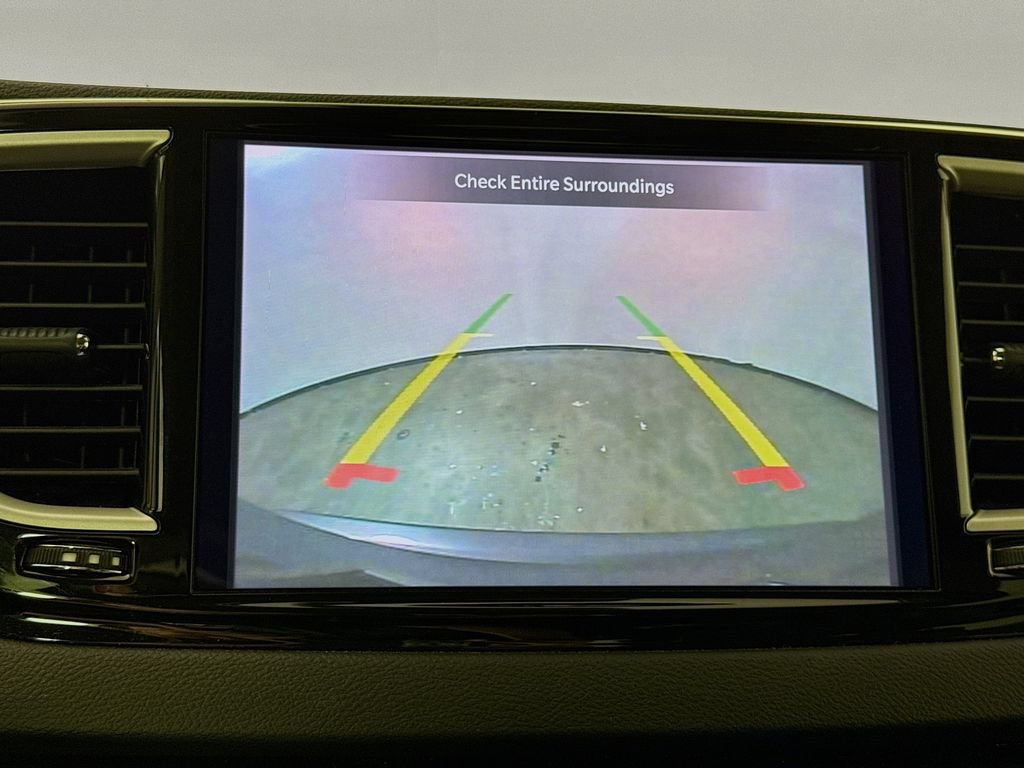 Used 2022 Chrysler Pacifica Touring-L FWD image 14