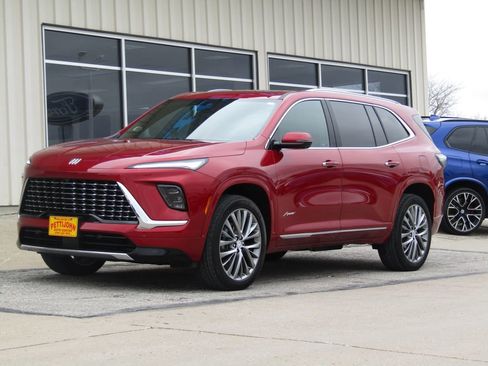 Used 2025 Buick Enclave Avenir w/ Super Cruise Package image 12