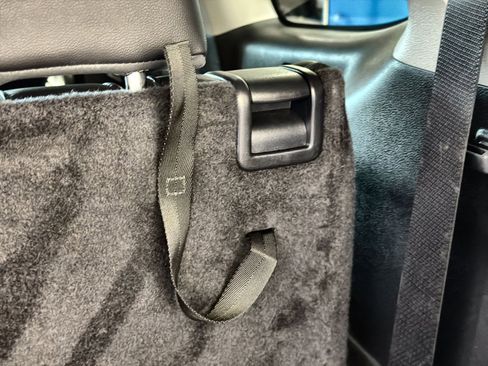 Used 2024 Toyota Highlander XLE image 32