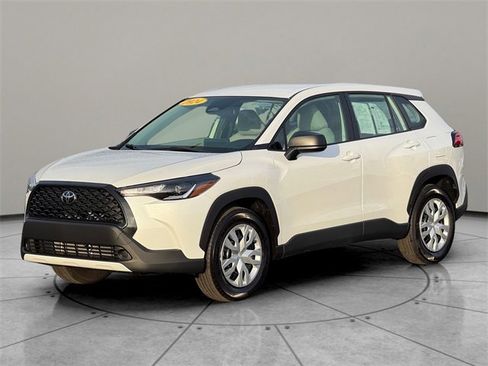 Used 2024 Toyota Corolla Cross L image 2