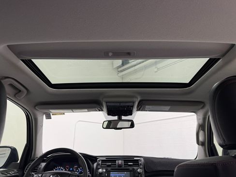 Used 2018 Toyota 4Runner TRD Off-Road Premium image 38