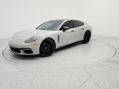 Used 2018 Porsche Panamera 4S image 1