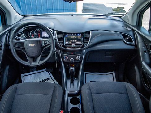 Used 2020 Chevrolet Trax LS image 26