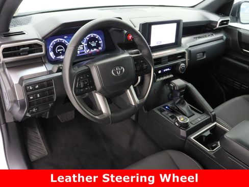 Certified 2025 Toyota Tacoma TRD Off-Road image 13