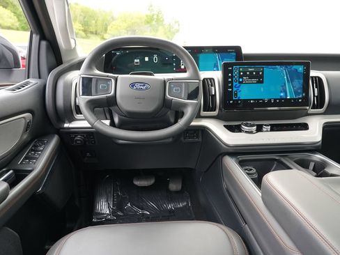 Used 2025 Ford Expedition Active AWD/4WD image 20
