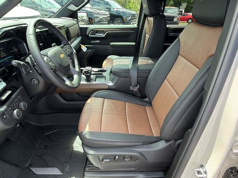 New 2026 Chevrolet Silverado 1500 High Country AWD/4WD image 14