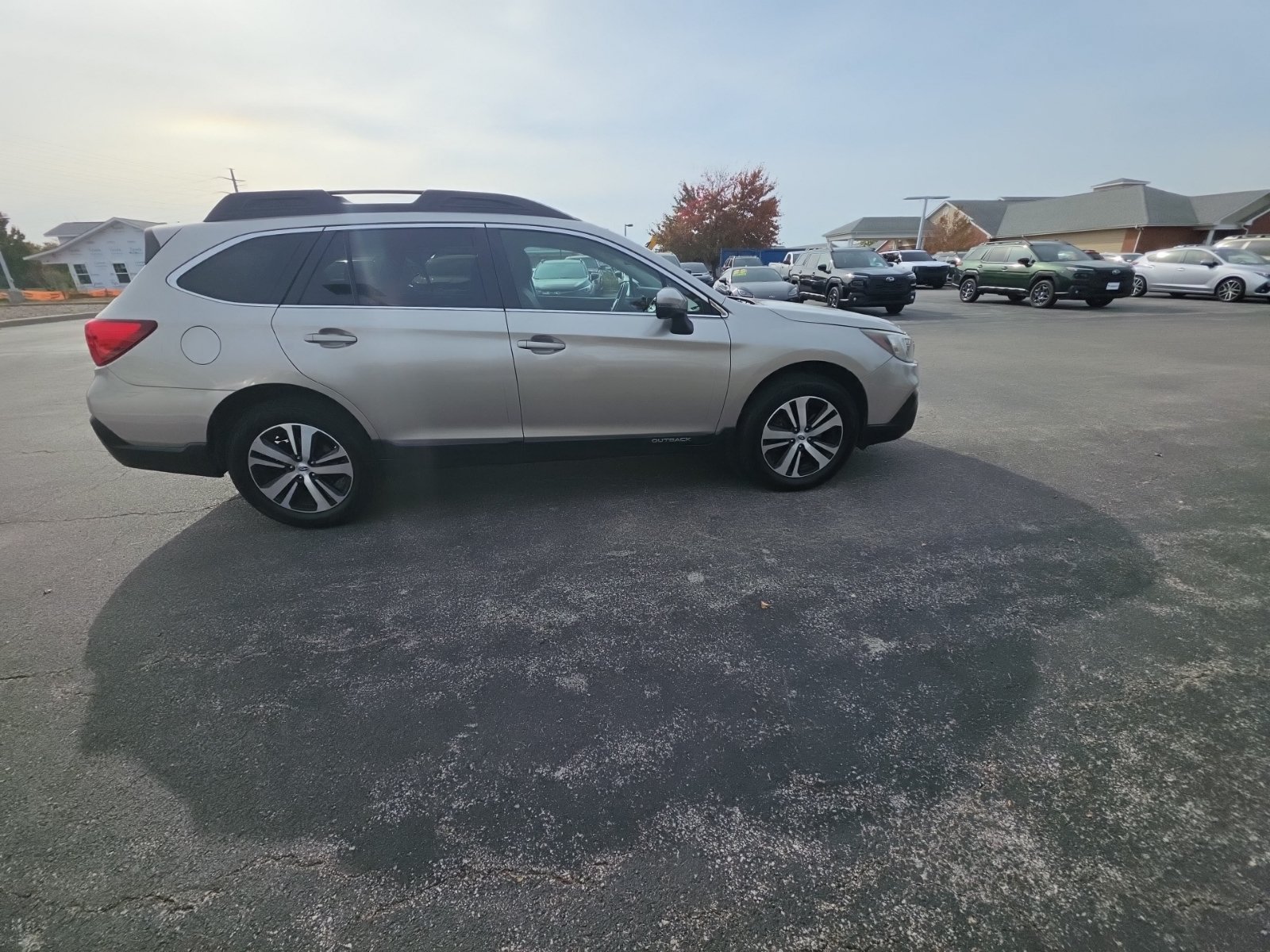 Used 2019 Subaru Outback 2.5i Limited AWD/4WD image 11