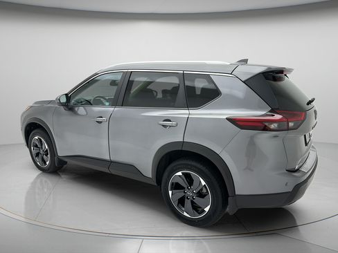 Used 2024 Nissan Rogue SV w/ SV Premium Package AWD/4WD image 4