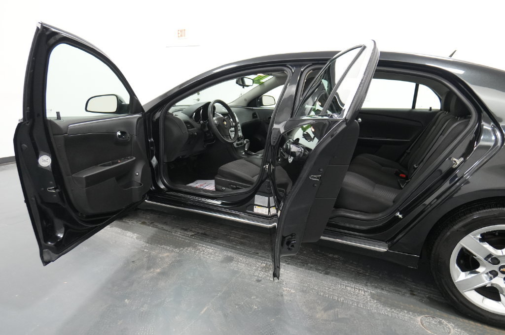 Used 2010 Chevrolet Malibu LT w/ Power Convenience Package FWD image 18