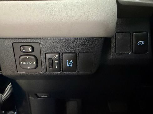 Used 2018 Toyota RAV4 Limited AWD/4WD image 14