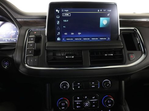 Used 2023 Chevrolet Tahoe Z71 w/ Z71 Off-Road Package AWD/4WD image 18