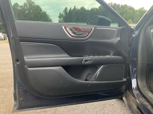 Used 2017 Lincoln Continental Reserve FWD image 17