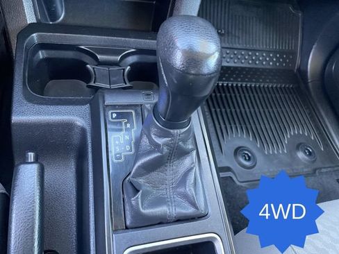 Used 2022 Toyota Tacoma SR AWD/4WD image 15