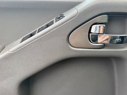 Used 2017 Nissan Frontier SV image 11