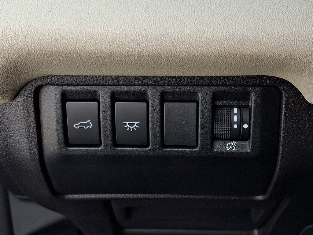 Used 2023 Subaru Ascent Limited AWD/4WD image 25