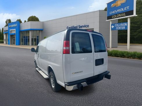 Used 2024 Chevrolet Express 2500 w/ Driver Convenience Package RWD image 5