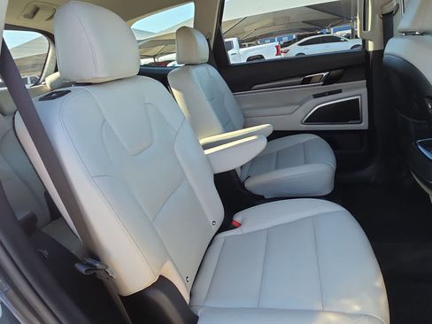 Used 2020 Kia Telluride S FWD image 17