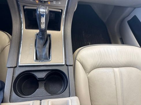 Used 2013 Lincoln MKX AWD image 22