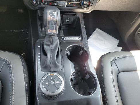 New 2026 Ford Bronco Outer Banks AWD/4WD image 30