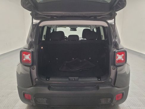 Used 2020 Jeep Renegade Latitude FWD image 29