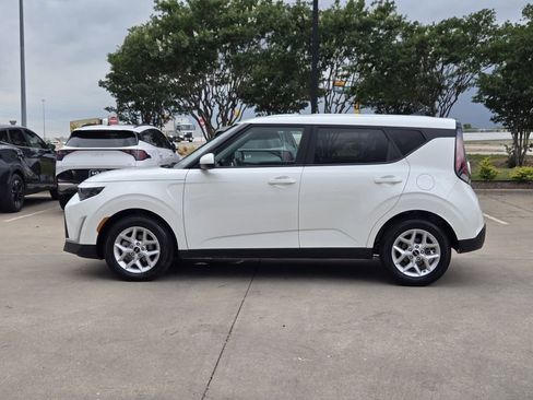Certified 2025 Kia Soul S FWD image 12