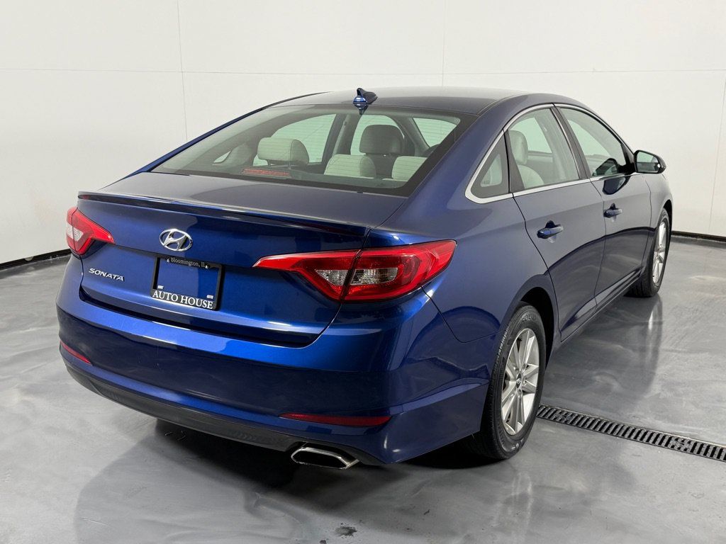 Used 2015 Hyundai Sonata SE w/ Option Group 09 FWD image 5