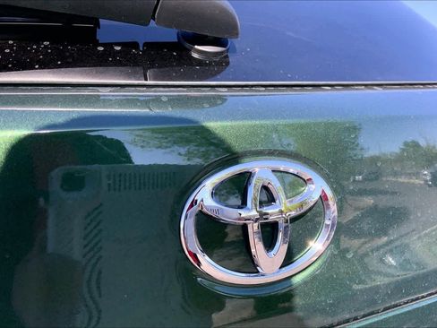 Used 2025 Toyota Corolla Cross XLE w/ Convenience Package image 28