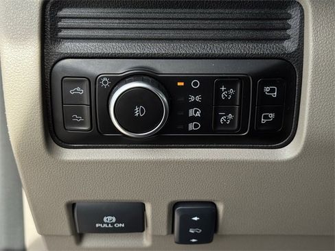 Used 2026 Ford F450 Platinum w/ Platinum Plus Package image 24