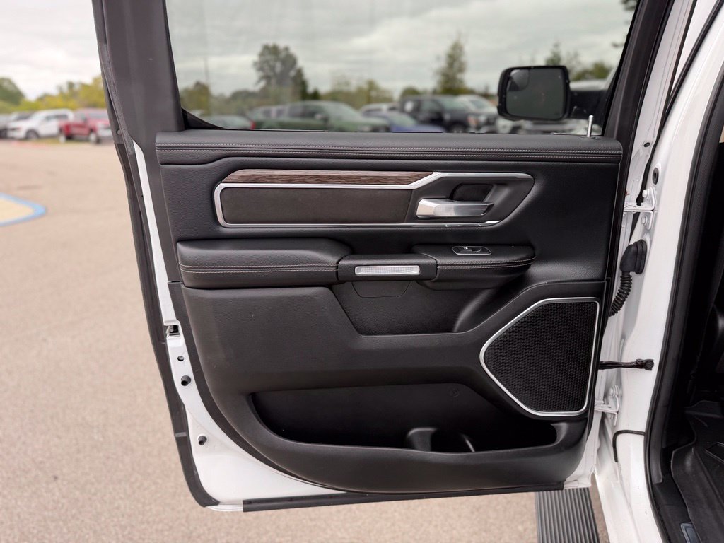 Used 2019 RAM 1500 Laramie AWD/4WD image 20