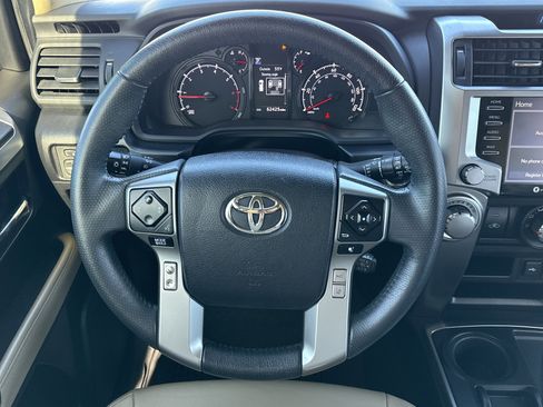 Used 2022 Toyota 4Runner SR5 image 18