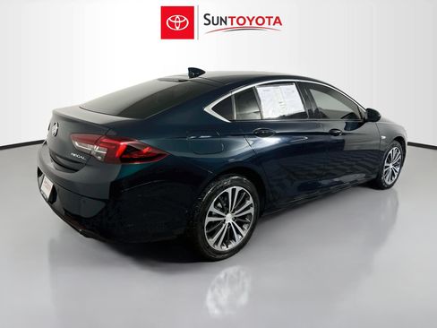Used 2018 Buick Regal Essence w/ Driver Confidence Package #1 FWD image 4