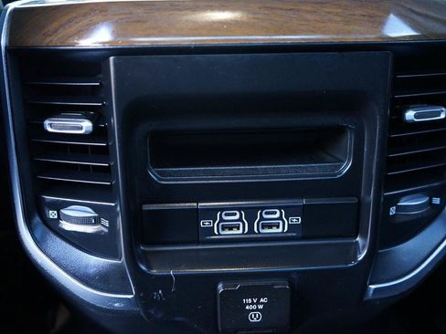 Used 2022 RAM 1500 Laramie AWD/4WD image 23