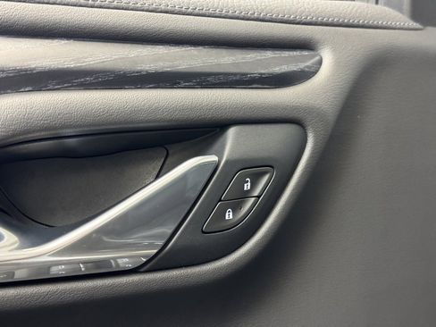 Used 2021 GMC Yukon Denali image 9