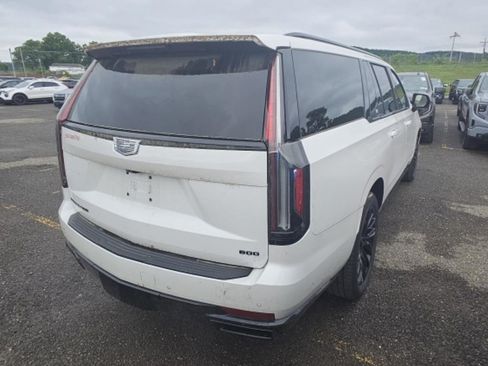 Used 2023 Cadillac Escalade ESV Sport Platinum w/ LPO, ONYX Package AWD/4WD image 4