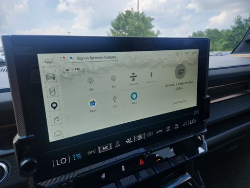 Used 2025 GMC Hummer EV 2X AWD/4WD image 22