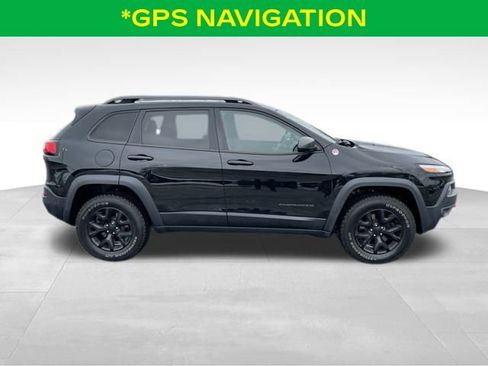 Used 2017 Jeep Cherokee Trailhawk w/ Comfort/Convenience Group image 6